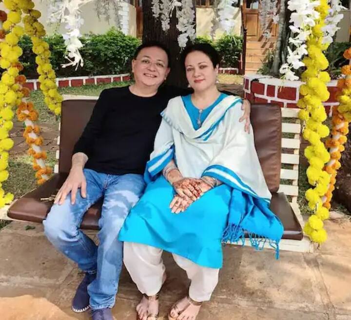 मंदाकिनी यांनी रिनपोचे ठाकुर यांच्याशी लग्न केलं.