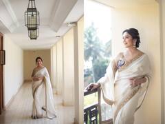 PHOTO : तुम हुस्न परी तुम जान-ए-जहां.... माधुरी दीक्षितच्या साडी लूकवर चाहते फिदा!