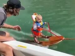 Trending Video: छोटे बच्चे का हैरतंगेज कारनामा, पानी में तेजी से कर रहा है Surfing, देखें वीडियो