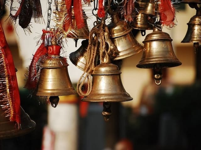 Know the scientific and religious and importance of bell in temple | Ghanti  Bajane ka Mahatva: पूजा और आरती के दौरान क्यों बजाई जाती है घंटी, जानिए क्या  है इसका वैज्ञानिक और