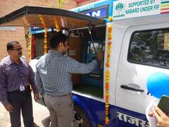 Nagaur News: कलेक्टर पीयूष समारिया ने की मोबाइल ए.टी.एम. वैन 'मुद्रा रथ' की शुरुआत, ये है इसकी खासियत
