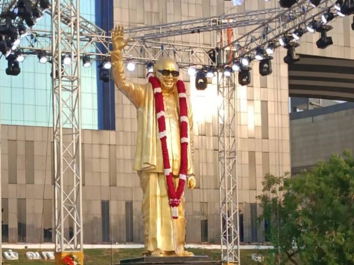 karunanidhi statue 5 karunanidhi quotes full details கருணாநிதி சிலையின் பீடத்தில் இடம்பெற்றுள்ள 5 கட்டளைகள் என்னென்ன?
