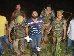 UP News: हापुड़ के SP पर इनामी बदमाश ने चलाई गोली, बुलेट प्रूफ जैकेट ने बचाई पुलिस अधीक्षक की जान