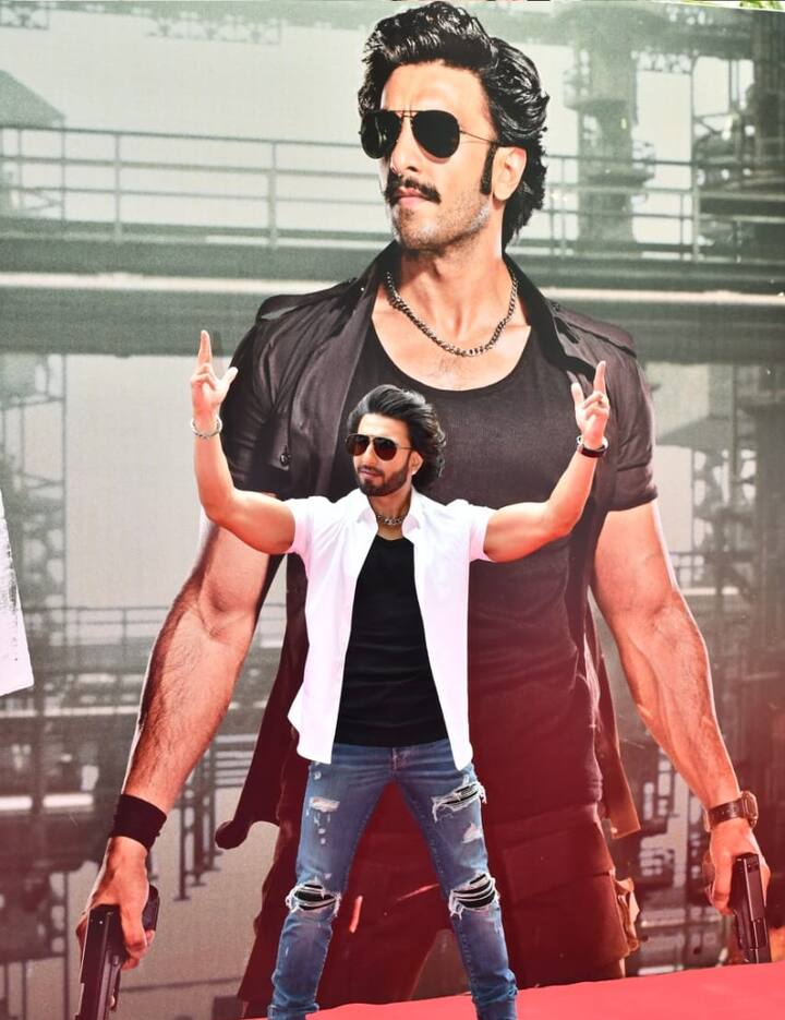 সদ্য় মুক্তি পেয়েছে রণবীর সিংহের ছবি 'জোয়েসভাই জোরদার'। বক্স অফিসে বিশেষ সাফল্য পায়নি এই ছবি।