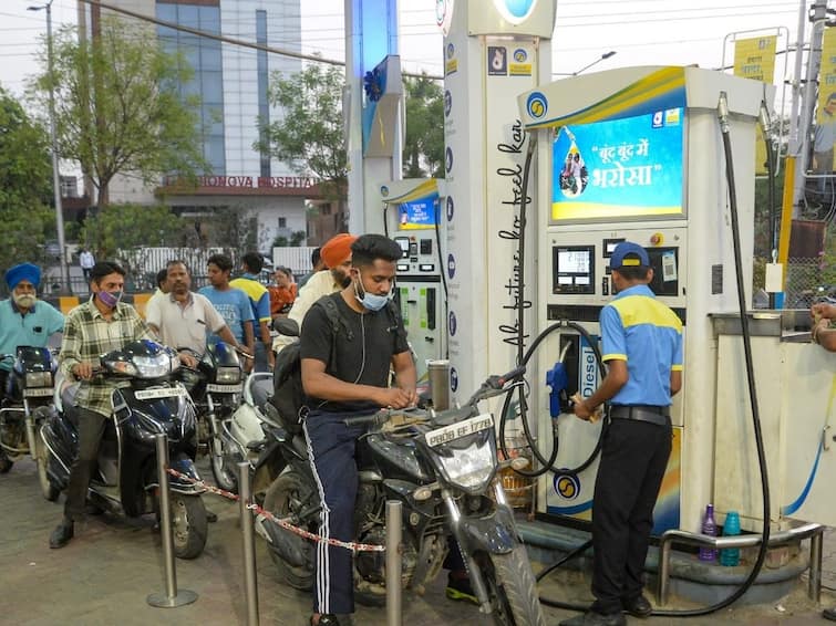maharashtra News Aurangabad Petrol will cost Rs 54 per liter Aurangabad: काय म्हणता उद्या मिळणार 54 रुपयात एक लिटर पेट्रोल; हे आहे कारण...