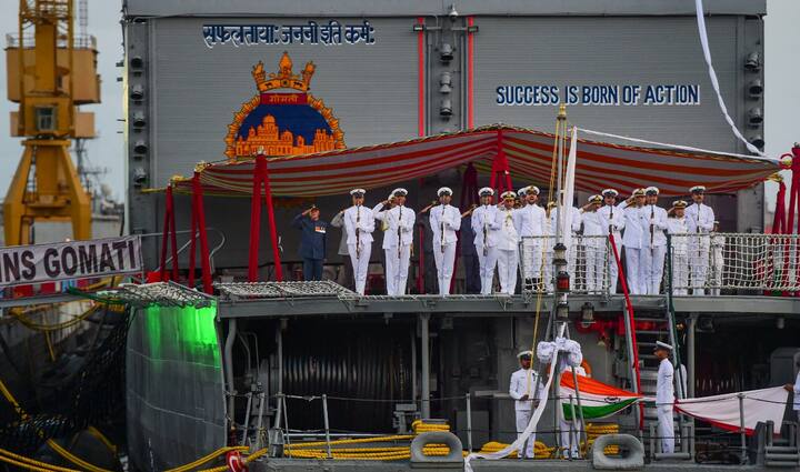 या युद्धनौकेने ऑपरेशन कॅक्टस, पराक्रम आणि इंद्रधनुष्य आणि अनेक द्विपक्षीय आणि बहुराष्ट्रीय नौदल सरावांमध्ये भाग घेतला आहे.