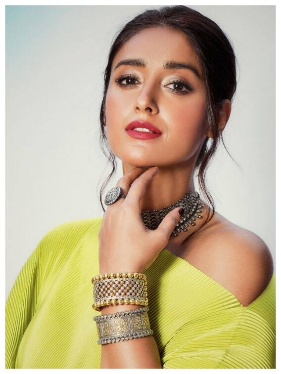 ఇలియానా గ్లామరస్ ఫొటోషూట్ 