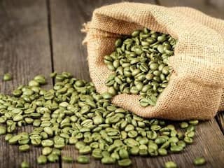 Green Coffee : 'ब्लॅक कॉफी'नंतर आता 'ग्रीन कॉफी', जाणून घ्या फायदे