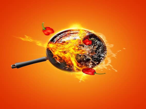 Vastu Tips for Kitchen: भूलकर भी ना डालें गर्म तवे पर पानी, नहीं तो हो सकता है अनर्थ Vastu Tips for Kitchen: भूलकर भी ना डालें गर्म तवे पर पानी, नहीं तो हो सकता है अनर्थ