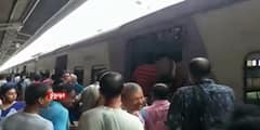 Bandel Train Service : বন্ধ ব্যান্ডেল-মগরার ট্রেন চলাচল, উপচে পড়ছে ভিড়, বাড়ি ফিরব কী করে, উৎকণ্ঠা