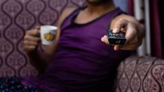 Coronary Heart Decease: দিনভর টিভির সামনে! বাড়ছে হৃদরোগের সম্ভাবনা