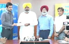 Milkfed 'ਚ 21 ਮੁਲਾਜ਼ਮਾਂ ਦੀ ਭਰਤੀ, ਸਹਿਕਾਰਤਾ ਮੰਤਰੀ ਨੇ ਵੰਡੇ ਨਿਯੁਕਤੀ ਪੱਤਰ