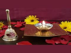 Bell in Puja: પૂજા અને આરતી દરમિયાન કેમ વગાડવામાં આવે છે ઘંટડી, જાણો શું છે વૈજ્ઞાનિક અને ધાર્મિક મહત્વ