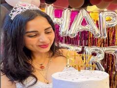 srushti birthday pics:  கன்னக்குழி பியூட்டி சிருஷ்டியின் பிறந்தநாள் கொண்டாட்டம்....!