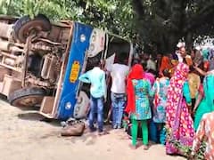 Kasganj Bus Accident: कासगंज सिकंदराराऊ मार्ग पर बस पलटने से हादसा, 19 लोग घायल, दो की हालत गंभीर