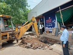 Durg News: बरसात से पहले की जा रही नालियों की सफाई, बुलडोजर से हटाए गए अतिक्रमण