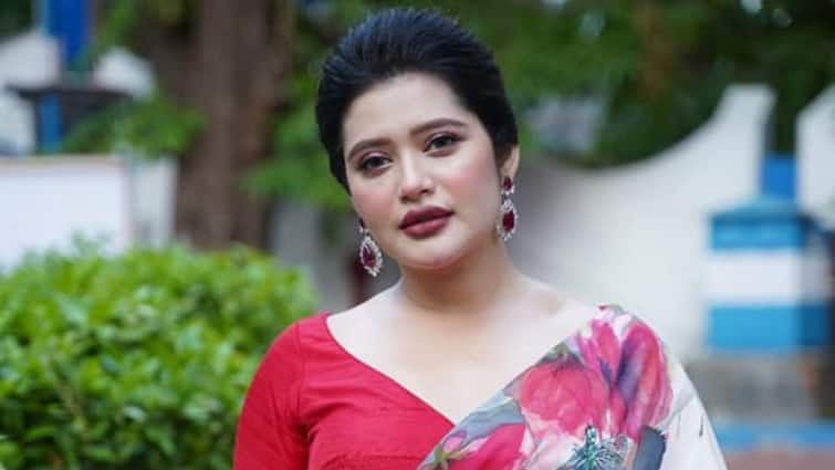 Ena Saha: Actress Ena Saha shares her experience of working with Yash in Cheene Badam Ena Saha: যশের সঙ্গে জুটি হিসেবে প্রথম কাজের অভিজ্ঞতা নিয়ে অকপট এনা