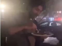 Bhool Bhulaiyaa 2 Box Office Collection : 100 करोड़ के पार पहुंची 'भूल भुलैया 2' तो कार्तिक ने खुशी में सड़क पर खाए चावल