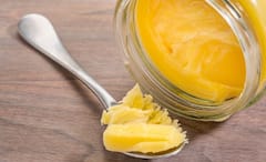 Ghee Benefits: মোটা হওয়ার ভয়ে ডায়েট থেকে বাদ! ঘিয়ের এই গুণগুলি জানেন তো!