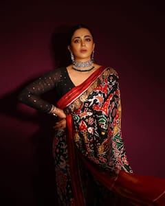 Nehha Pendse : સાડીમાં ખુબ જ સુંદર લાગી રહી છે નેહા પેન્ડસે, જુઓ Photos