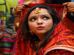 Reason of Covering Head: पूजा के समय कपड़े से क्यों ढका जाता है सिर? जानिए वजह