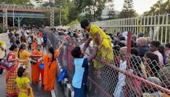 In Pics : తిరుమలలో భారీగా భక్తుల రద్దీ, కిలో మీటర్ల మేర క్యూలైన్లు