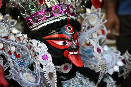 জানা যায়, ১২৮০ বঙ্গাব্দে জ্যৈষ্ঠ মাসের অমাবস্যা তিথিতে, তিনি দক্ষিণেশ্বরে আদ্যাশক্তি সগুণরূপের পুজো করেছিলেন। সেজন্যে এইদিনটি অত্যন্ত শুভ ও তাৎপর্যপূর্ণ।