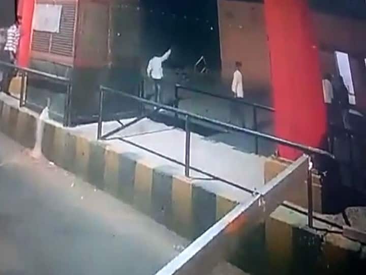 Jodhpur Crime News: People attacked Mathania toll booth with sticks in jodhpur in Rajasthan, one employee injured ann Jodhpur Crime News: मथानिया टोल बूथ पर बारातियों ने लाठियों से किया हमला, एक कर्मचारी घायल, जानें- पूरा मामला