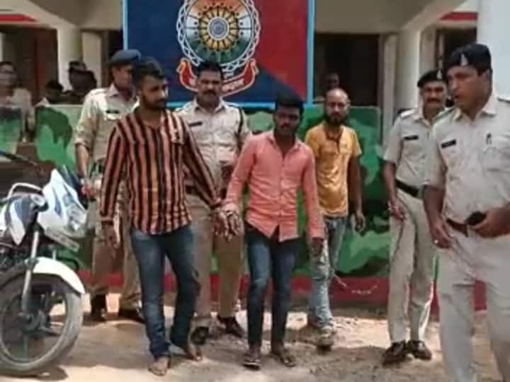 Chhattisgarh News Dhamtari police disclosed Double Murder Case three friends arrested ANN Dhamtari Murder Case: धमतरी में दोस्तों ने दोस्तों को उतारा मौत के घाट, चोरी के पैसों के बंटवारे को लेकर हुआ विवाद