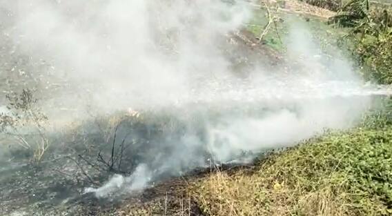 Fire Accident In Karakatta: భారీగా వ్యాపించిన మంటలు | Tadepalli Police | ABP Desam