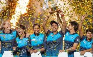 Women's T20 Challenge 2022 Final: ਸੁਪਰਨੋਵਾਸ ਨੇ ਵੇਲੋਸਿਟੀ ਨੂੰ ਹਰਾ ਕੇ ਤੀਜੀ ਵਾਰ ਖਿਤਾਬ 'ਤੇ ਕੀਤਾ ਕਬਜ਼ਾ , ਰੋਮਾਂਚਕ ਰਿਹਾ ਫਾਈਨਲ ਮੈਚ