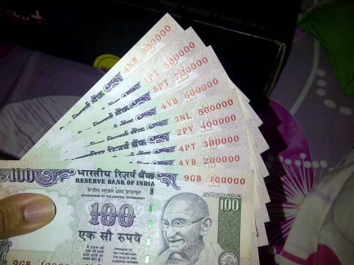 जनवरी 2020 से लेकर जून 2021 तक के बीच में रुके हुए डीए के एरियर पर कोई विचार नहीं किया गया है. सरकार के अभी तक के फैसलों के बाद जानकारों का मानना है कि लाखों कर्मचारियों को इससे बड़ा झटका लग सकता है.
