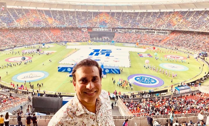 இறுதிப் போட்டிக்கு முன்பாக ஐபிஎல் தொடரின் நிறைவு விழா நடைபெற்றது. அதில் பாலிவுட் நடிகர் ரன்வீர் சிங் 83 திரைப்பட பாடலுடன் தன்னுடைய நடனத்தை தொடங்கினார்.