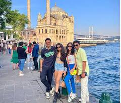 Sara Ali Khan in Turkey: ਦੋਸਤਾਂ ਨਾਲ ਤੁਰਕੀ 'ਚ ਛੁੱਟੀਆਂ ਮਨਾ ਰਹੀ Sara Ali Khan, ਸ਼ੇਅਰ ਕੀਤੀਆਂ ਖਾਸ ਤਸਵੀਰਾਂ