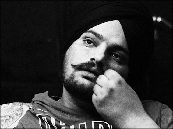 Sidhu Moose Wala: कौन थे पंजाबी गायक सिद्धू मूसेवाला? जिनकी दिन दहाड़े गोली मारकर कर दी गई हत्या Sidhu Moose Wala: कौन थे पंजाबी गायक सिद्धू मूसेवाला? जिनकी दिन दहाड़े गोली मारकर कर दी गई हत्या