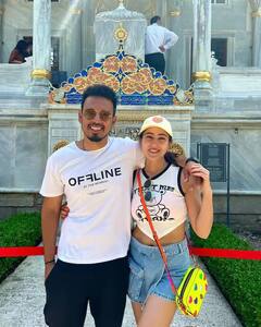 Pics: દોસ્તોની સાથે તુર્કીમાં વેકેશન મનાવી રહી છે Sara Ali Khan, શેર કરી એકદમ ખાસ તસવીરો............