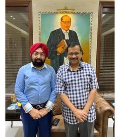 ਕੇਜਰੀਵਾਲ ਨੇ ਨਵੇਂ ਰਾਜ ਸਭਾ ਉਮੀਦਵਾਰਾਂ ਨੂੰ ਦਿੱਤੀ ਵਧਾਈ, ਵਿਕਰਮਜੀਤ ਸਾਹਨੇ ਨਾਲ ਕੀਤੀ ਮੁਲਾਕਾਤ