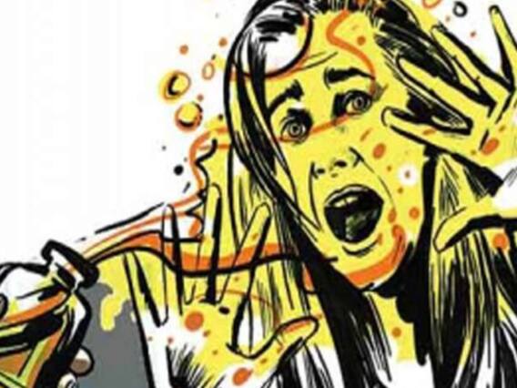 Bhojpur Acid Attack: शादी से इनकार करने पर मनचले आशिक ने लड़की का जलाया चेहरा, तिलक समारोह के बाद फेंका तेजाब Bhojpur Acid Attack: शादी से इनकार करने पर मनचले आशिक ने लड़की का जलाया चेहरा, तिलक समारोह के बाद फेंका तेजाब