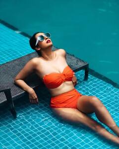 Pics: ઓરેન્જ બિકીની પહેરીને કાશ્મીર શાહએ વધાર્યો ઇન્ટરનેટનો પારો, પૂલમાં આવી તસવીરો આવી સામે..........