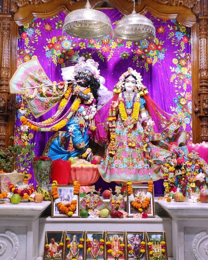 इस्कॉन मंदिर – इसके अलावा अगर आप  भगवान श्री कृष्ण की भक्त हैं तो आप चंडीगढ़ के इस्कॉन मंदिर की भी सैर कर सकते हैं.