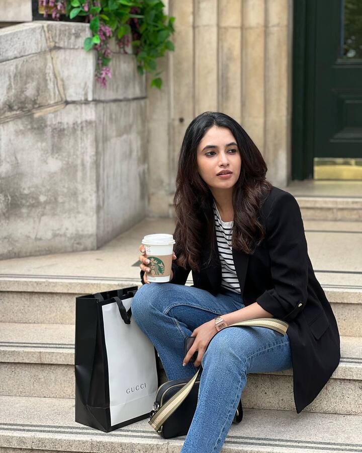 సూర్య తో కలసి ఈటీ,  శివకార్తికేయన్ తో డాన్ లో నటించింది. శివకార్తికేయన్ తో నటించిన 'డాన్' హిట్టవడంతో కెరీర్ జోరందుకుంటుందనే ఆశతో ఉంది.