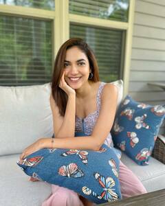 Ritu Varma: స్వీట్‌గా సింపుల్‌గా తెలుగు బ్యూటీ రీతూ వర్మ