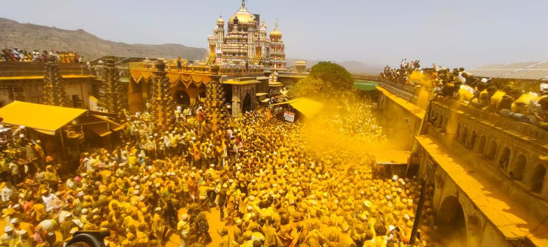 Jejuri Khandoba Temple : जेजुरीतील खंडोबा मंदिराचा गाभारा उद्यापासून दीड महिना दर्शनासाठी बंद राहणार Pune News Gabhara of Khandoba temple in Jejuri will be closed for a month and a half from 28th August to 5th October Jejuri Khandoba Temple : जेजुरीतील खंडोबा मंदिराचा गाभारा उद्यापासून दीड महिना दर्शनासाठी बंद राहणार