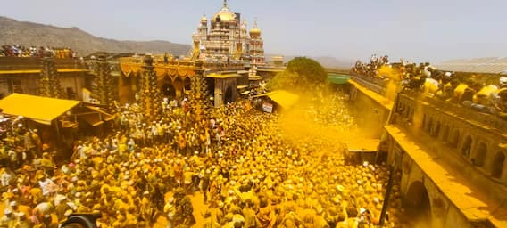 Jejuri Khandoba Temple : जेजुरीतील खंडोबा मंदिराचा गाभारा उद्यापासून दीड महिना दर्शनासाठी बंद राहणार Jejuri Khandoba Temple : जेजुरीतील खंडोबा मंदिराचा गाभारा उद्यापासून दीड महिना दर्शनासाठी बंद राहणार