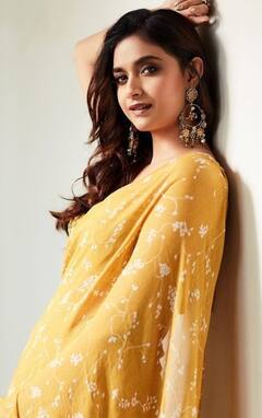 Keerthy Suresh pics: பூ போட்ட புடவையில் புன்னகைத்தாள்....இது கீர்த்தியின் கிளிக்ஸ்..!