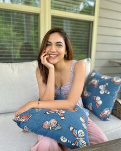 Ritu Varma: స్వీట్‌గా సింపుల్‌గా తెలుగు బ్యూటీ రీతూ వర్మ