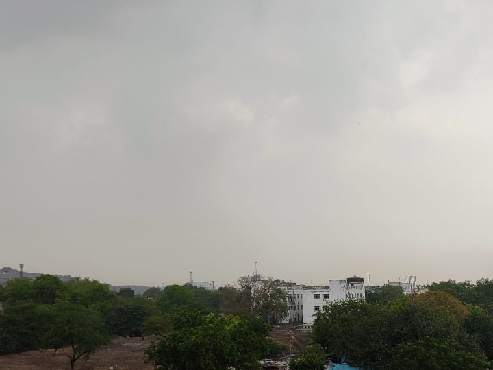 Delhi Weather Update: दिल्ली-एनसीआर में हुई झमाझम बारिश, लेकिन अब फिर बढ़ेगा पारा, सताएगी गर्मी