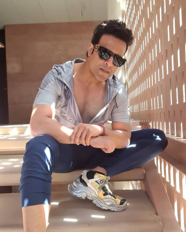 કોમેડિયનનું નામ શરૂઆતમાં ક્રિષ્ના હતું, જે એક પ્રખ્યાત જ્યોતિષીની સલાહ પર બદલીને કૃષ્ણા કરવામાં આવ્યું હતું. કૃષ્ણા અભિષેકે 2017માં અભિનેત્રી કાશ્મીરા શાહ સાથે લગ્ન કર્યા અને તેમને બે બાળકો પણ છે.