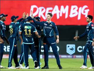 IPL 2022 में सबसे तेज गेंद फेंकने वाला खिलाड़ी कौन? उमरान मलिक का भी तोड़ दिया रिकॉर्ड