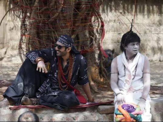 कार्तिक आर्यन अभी तक अपनी एक फिल्म के लिए 15 से 20 करोड़ के बीच चार्ज कर रहे थे. लेकिन 'भूल भुलैया 2' की जबरदस्त सक्सेस के बाद अब एक्टर ने अपनी फीस में इजाफा किया है.